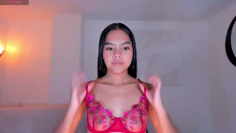 Saphira James online show from June 25, 5:12 am