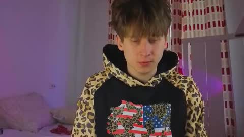 sapph1res online show from March 18, 1:28 pm