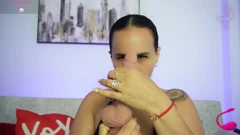   online show from November 19, 11:42 am