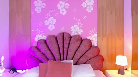 sara_colyn online show from May 6, 12:27 am