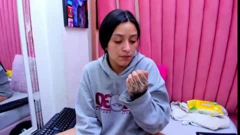 sara_honny online show from May 6, 10:38 pm