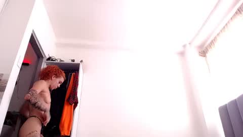 sara_johnson__ online show from June 26, 8:58 pm