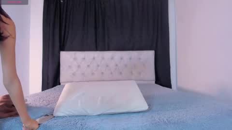 Sara  Neith online show from May 12, 1:58 am
