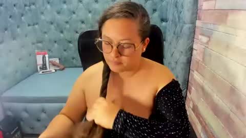 sara_thonson_ online show from July 16, 4:05 am