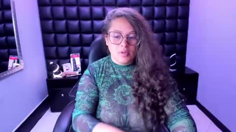sara_thonson_ online show from July 30, 4:13 am