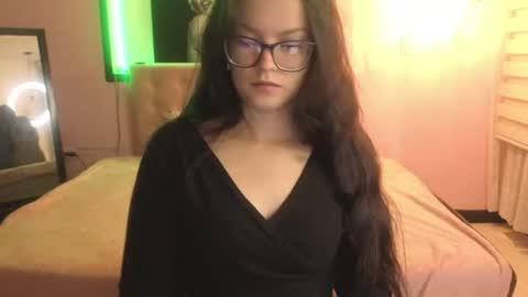 sara_valderrama_ online show from June 16, 12:42 pm