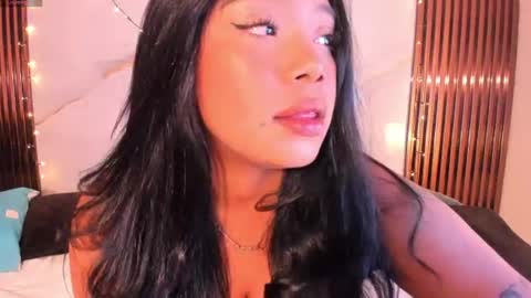 SARAHGIL online show from July 24, 8:00 am