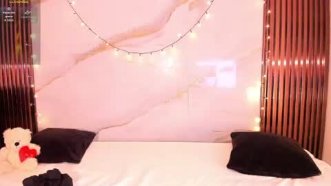 SARAHGIL online show from July 16, 4:05 am