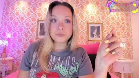 SaraAvila  online show from July 16, 9:07 pm