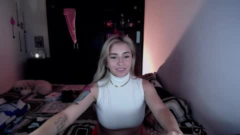 saradiazxxx online show from February 15, 8:02 am