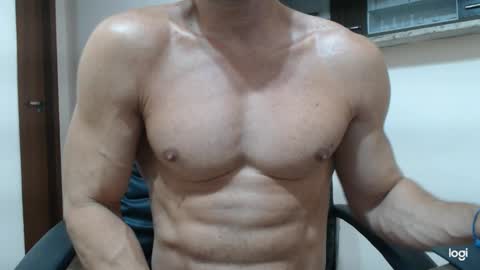 saradorj92 online show from January 17, 6:26 am