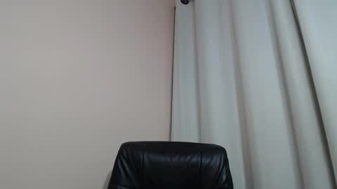 saradorj92 online show from February 25, 8:29 am