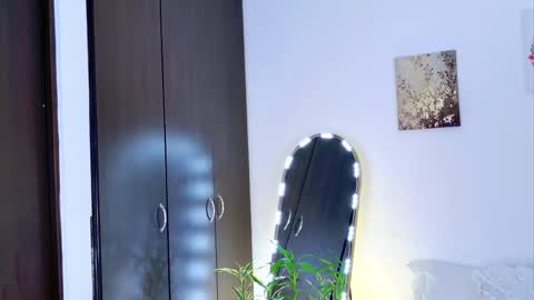 sarah  cinnamon online show from May 1, 9:42 pm