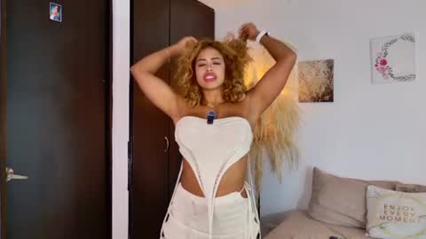 sarah  cinnamon online show from July 16, 5:49 pm