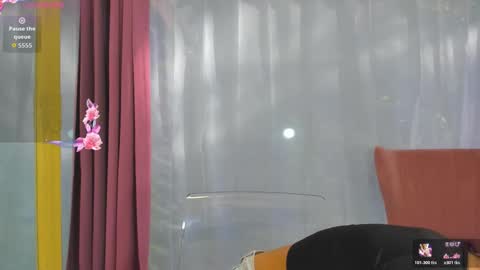 Snapshot of sarah_blake_ chatting on October 22, 8:17 am Sara online show from October 22, 8:17 am