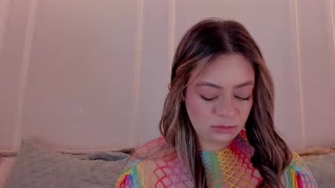 Sarah Bonneth online show from June 22, 11:39 am