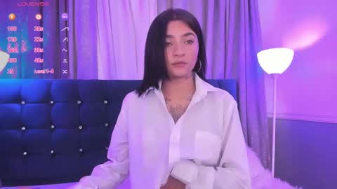 Snapshot of sarah_curtis chatting on September 30, 9:47 pm Sarah online show from September 30, 9:47 pm