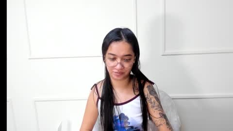 Sarah online show from March 5, 5:00 pm