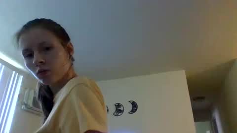 sarahbear642 online show from May 10, 8:48 pm