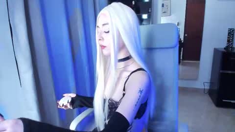 Sarah online show from November 22, 9:41 am