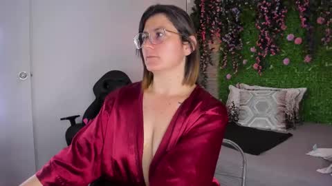 Sarah Deyvis online show from March 13, 4:05 am