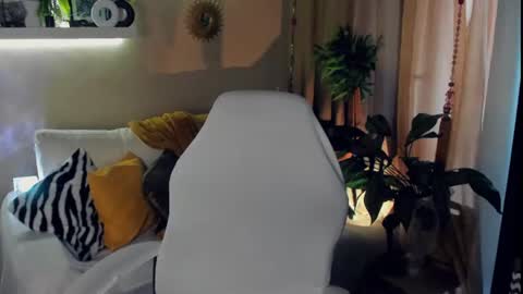 Divine Sarah NONUDE model online show from July 15, 3:17 pm