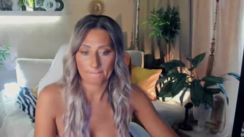 Divine Sarah NONUDE model online show from July 27, 2:58 pm