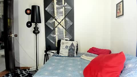  SARAHJEY     online show from May 1, 10:37 pm
