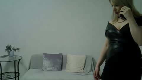 sarahphelps online show from February 25, 8:42 pm