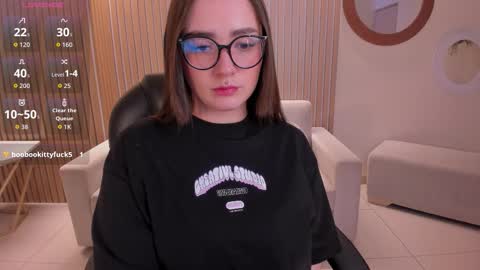 Sarah Rhodes online show from October 25, 12:38 pm