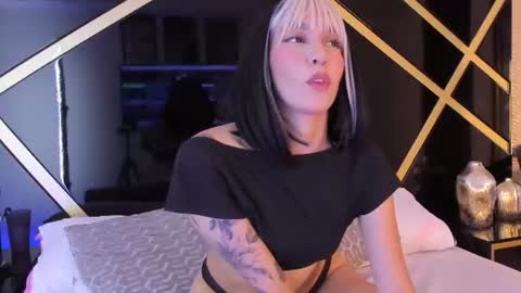 SARAH online show from June 12, 1:32 pm