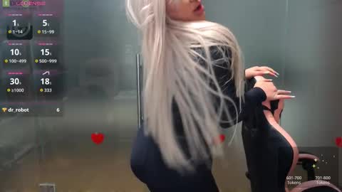 Sarah online show from December 2, 8:45 am