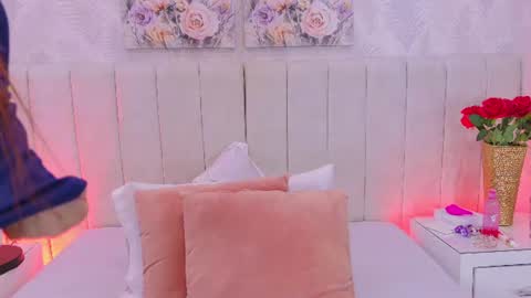Sara Lugo  online show from June 23, 8:26 pm