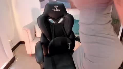 I am Sara  online show from February 17, 3:11 pm