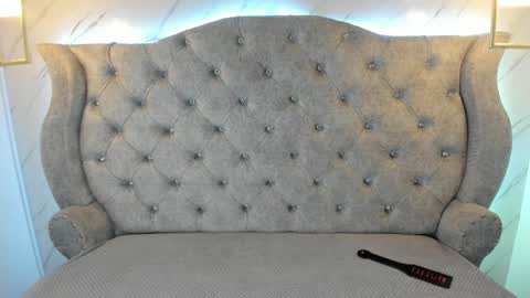 Snapshot of sarasaenz__ chatting on February 8, 11:33 am online show from February 8, 11:33 am