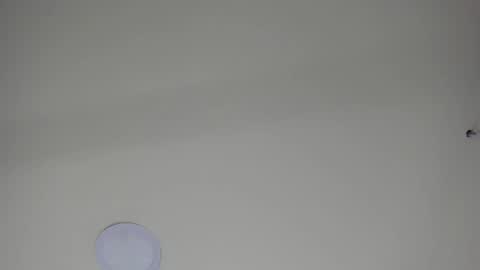 Snapshot of sarasaenz__ chatting on March 10, 11:34 am online show from March 10, 11:34 am