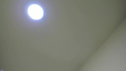 Snapshot of sarasaenz__ chatting on February 24, 11:54 am online show from February 24, 11:54 am