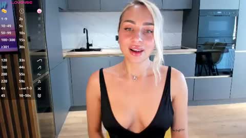 Sara online show from June 24, 3:35 am