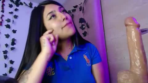 sarastonesx online show from May 15, 5:38 am