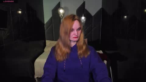 Sara online show from March 18, 1:28 pm