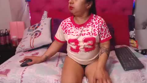 Sara Wills online show from June 20, 2:23 pm
