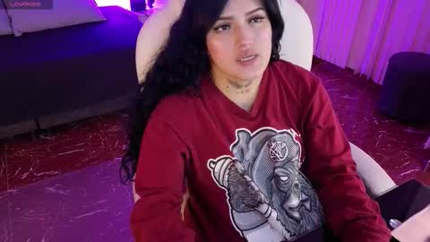 Sari  online show from January 18, 9:24 pm