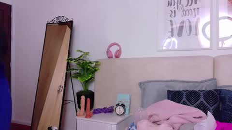 Sara online show from November 7, 10:23 pm