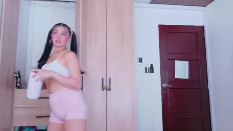 Sara online show from October 7, 8:27 pm