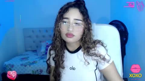 Snapshot of sasha_17_ chatting on October 6, 5:09 pm Sofia online show from October 6, 5:09 pm