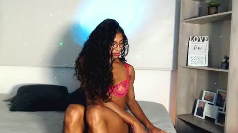 sasha_bowei online show from June 17, 1:10 am