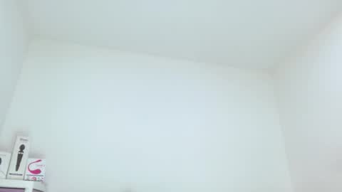 Snapshot of sasha_creamy chatting on September 23, 4:17 am Sasha Creamy online show from September 23, 4:17 am