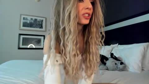 Snapshot of sashabarbieshow chatting on February 22, 12:29 pm Sasha online show from February 22, 12:29 pm