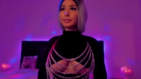   Sasha   online show from December 3, 4:42 am