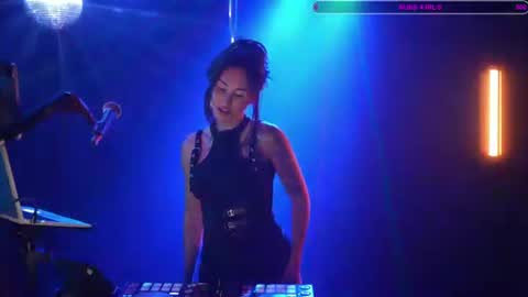 sashawest_official online show from July 24, 11:35 pm